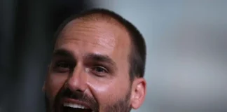 Eduardo Bolsonaro muda tom e elogia “conversa” entre Lula e Trump