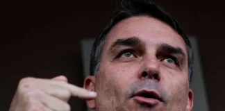 Flávio Bolsonaro candidato? O vai e vem de senador na corrida pela Presidência