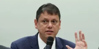 Tarcísio elogia caminhada de Nikolas e destaca insatisfação social