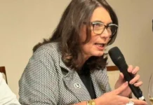 Mesmo preso, Bolsonaro segue influente na direita, afirma Bia Kicis