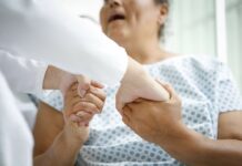 Médicos especialistas têm seleção com salários de até R$ 18 mil