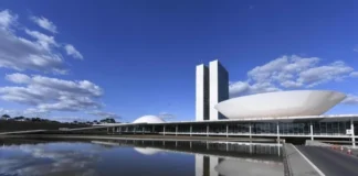 Câmara reajusta a verba de gabinete de deputados em 13,7%