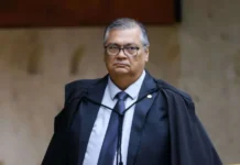 Dino freia “Império dos Penduricalhos”