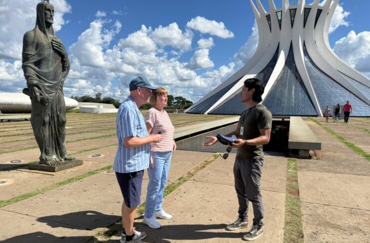 Guias de turismo transformam visitas em experiências e impulsionam crescimento internacional de Brasília