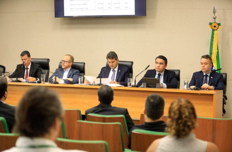 GDF fecha 2025 cumprindo metas fiscais