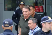 Bolsonaro apresenta melhora clínica, mas segue na UTI, diz boletim