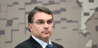 Flávio e oposição atacam ausência de Lula na posse de Kast