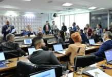 Relator da CPMI do INSS pede indiciamento de 216 pessoas e inclui Lulinha