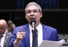 Novo pede cassação de Lindbergh após petista chamar deputado de ‘estuprador’