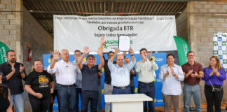 Governador Ibaneis Rocha entrega 111 contratos de uso da terra a produtores do Lago Oeste