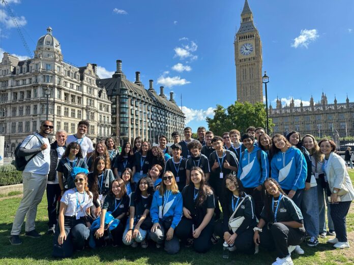 Estudantes pontes para o mundo 2025 - foto jotta casttro - foto capa