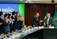 Lula afirma que “o país está infinitas vezes melhor”