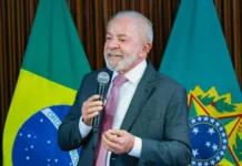 Lula incentiva ministros candidatos e diz que política “piorou muito”