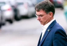 ‘Crise de proporções ainda incalculáveis’: como a imprensa internacional noticiou conversa de Flávio Bolsonaro e Vorcaro