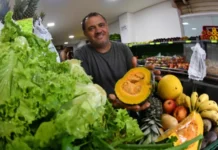 A física do bolso no varejo de bairro: a engrenagem econômica dos minimercados