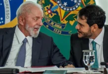 Lula recebe Messias e defende permanência no governo
