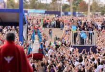 Fé supera o frio e reúne milhares de fiéis na Festa de Pentecostes 2026
