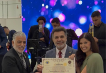 Governadora Celina Leão recebe a Cruz do Mérito Empreendedor Juscelino Kubitschek