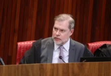 TSE adia análise de pesquisa que mostrou queda de Flávio Bolsonaro