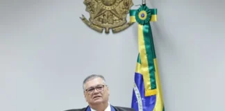 Dino rejeita plano do governo para a CVM e exige metas mais duras