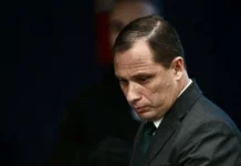 Moraes aciona PGR sobre recurso de Mauro Cid para extinguir pena