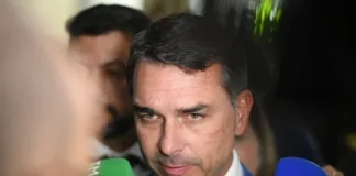PL diz ter identificado esquema milionário de ataque a Flávio nas redes