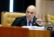 Oposição protocola novo pedido de impeachment de Moraes por restrições a Flávio Bolsonaro