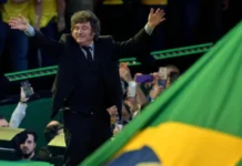 ‘Repulsa’: a mensagem do governo brasileiro que convocou embaixador argentino após discurso de Milei em lançamento da candidatura de Flávio Bolsonaro