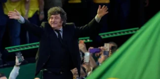 ‘Repulsa’: a mensagem do governo brasileiro que convocou embaixador argentino após discurso de Milei em lançamento da candidatura de Flávio Bolsonaro
