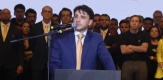 Renan Santos ataca Lula e Flávio e promete ‘matar quem roubar’