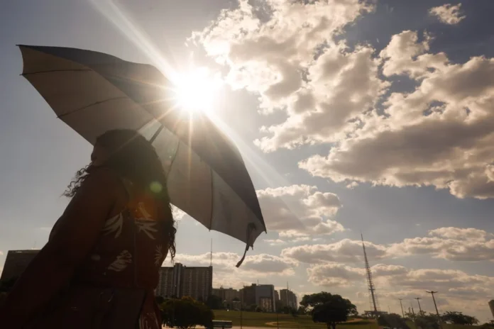 Instituto-Nacional-de-Meterorologia-Inmet-emite-alerta-vermelho-por-causa-da-onda-de-calor-que-deve-atingir-o-DF-e-mais-6-estados-5