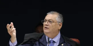 Dino pede investigação sobre elo entre Master e Instituto ligado a Mendonça