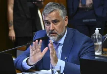 O recado do líder do governo a Mendonça e Flávio Bolsonaro