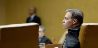 Mendonça diz que abrir celular de Vorcaro tumultuaria julgamento