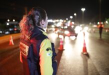 Farol baixo: entenda quando o uso é obrigatório durante o dia