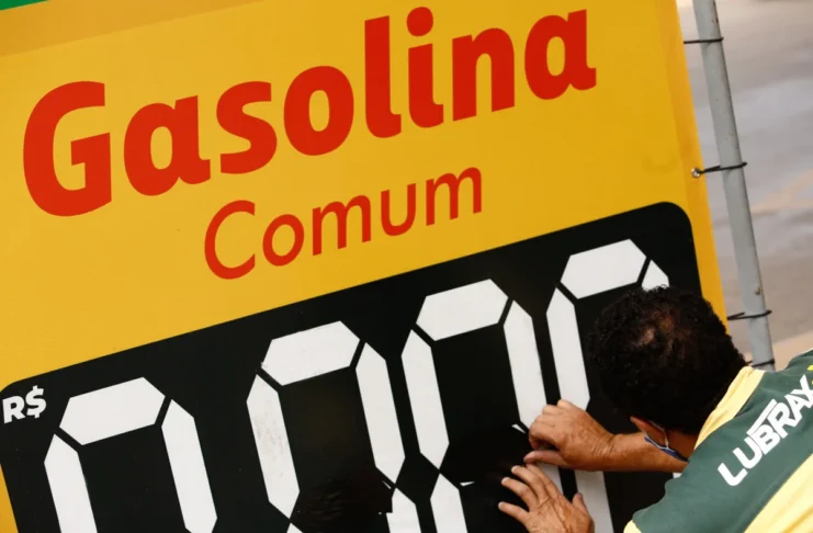 Gasolina fica até R$ 0,20 mais cara em postos de combustíveis do DF