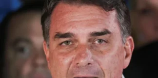 Qual o futuro do bolsonarismo após Flávio Bolsonaro deixar o Brasil e se declarar ‘o verdadeiro presidente do Brasil’?