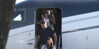 Flávio Bolsonaro chega a Miami com a família na manhã desta quarta-feira
