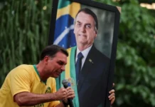 Por que Alexandre de Moraes decidiu autorizar visitas de Flávio a Jair Bolsonaro após 3 meses de proibição